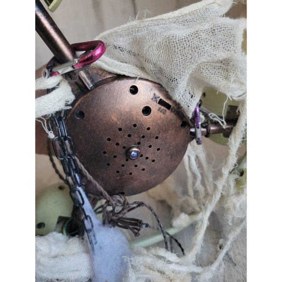 Animated Halloween skull chandelier AS IS hanging crop decor scary - Picture 11 of 11